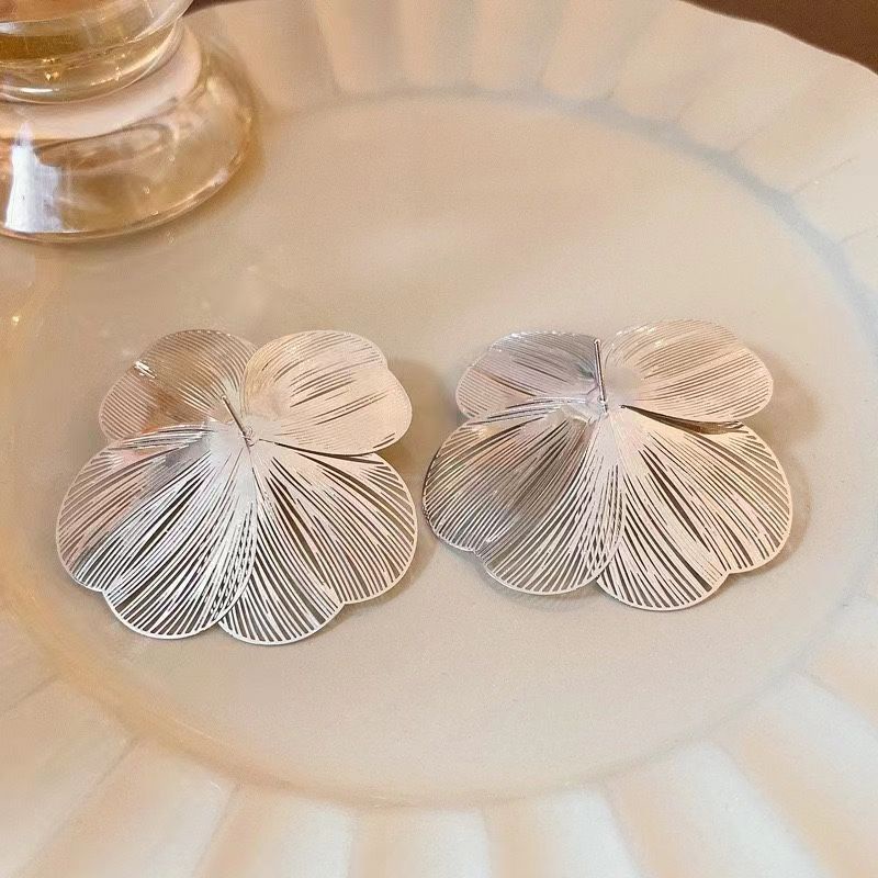 2023 hoa tai bạc phong cách mới cô gái mùa hè hoa tai phong cách phóng đại hoa tai