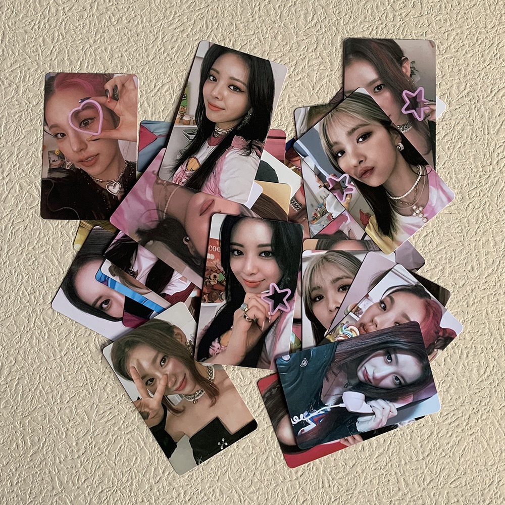 Album Ảnh Thẻ Bài IN Chữ ITZY NEW Album CRAZY IN LOVE Ngẫu Nhiên