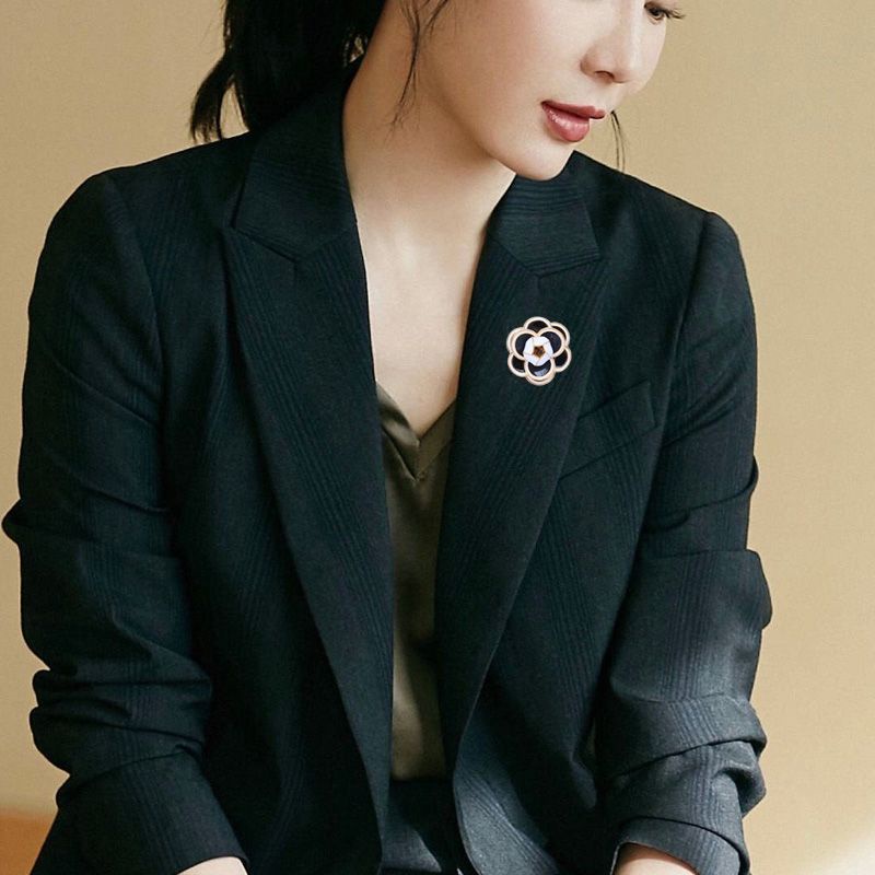 Ghim Cài Áo Hình Hoa Trà Nhỏ Đơn Giản Sang Trọng Chống Ánh Sáng Cho Nữ