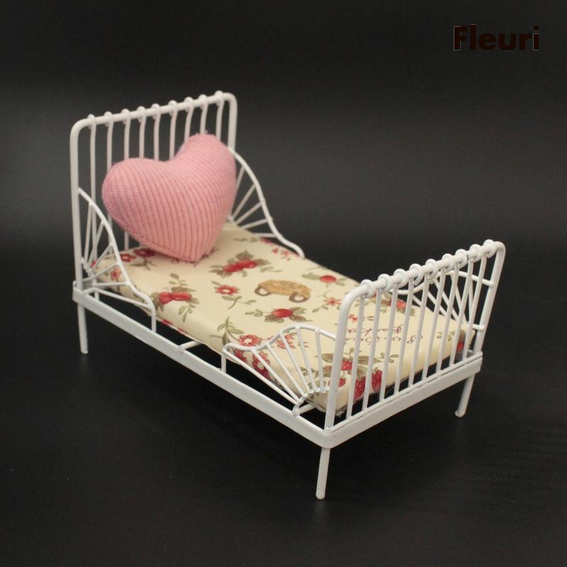 Giường Ngủ Mini Tỉ Lệ 1 / 12 Trang Trí Nhà Búp Bê