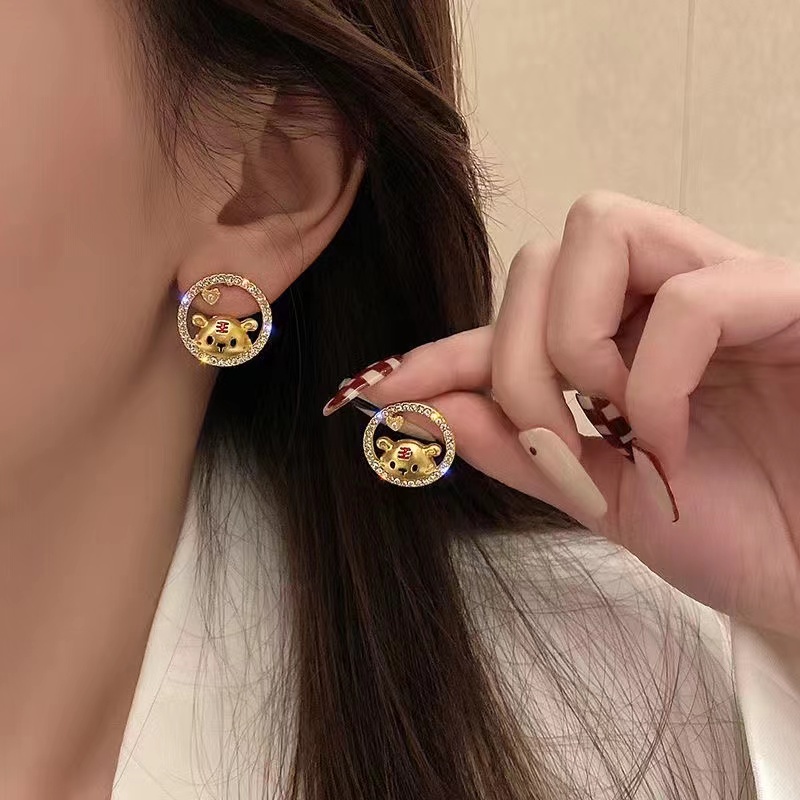 Bông Tai Hình Chú Hổ Nhỏ Màu Đỏ Phong Cách Trung Quốc Cho Nữ