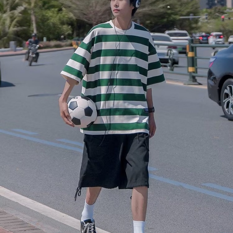Áo Thun Nam Tay Lửng Họa Tiết Sọc Ngang Phong Cách Retro