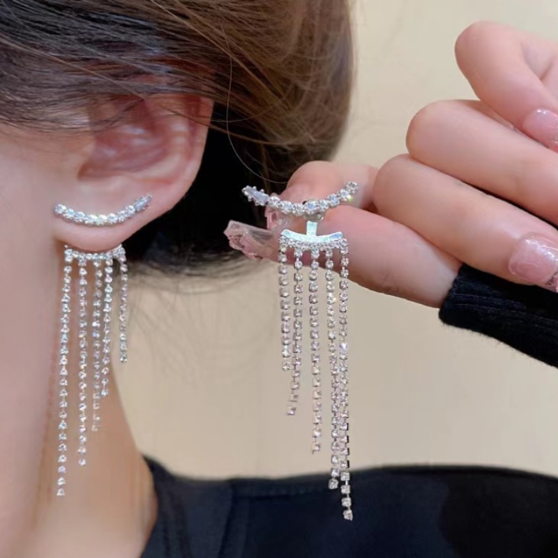 Khuyên Tai Tua Rua Đính Đá Pha Lê Phong Cách Hàn Quốc Sang Trọng