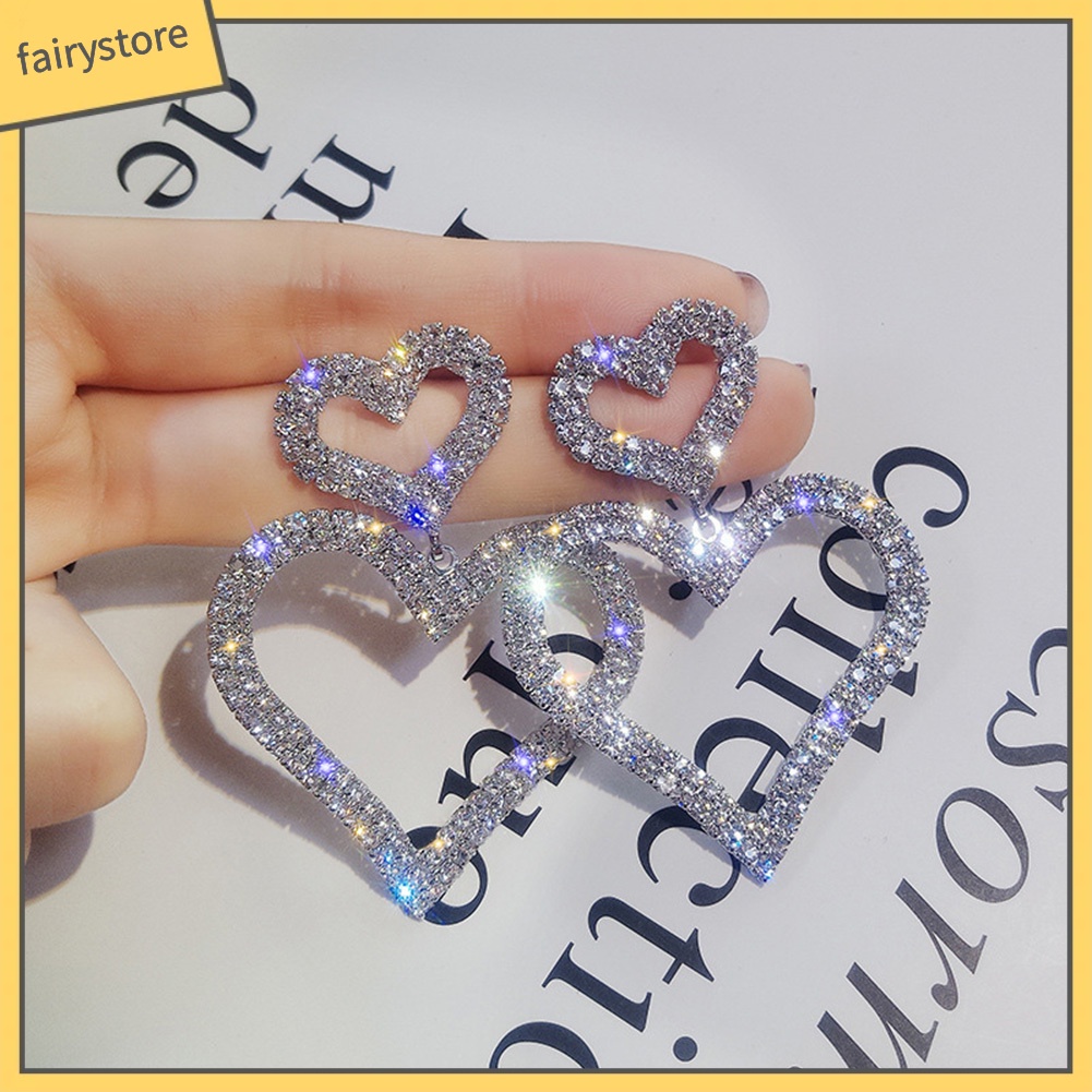 Khuyên Tai Hình Trái Tim Đính Đá Sang Trọng