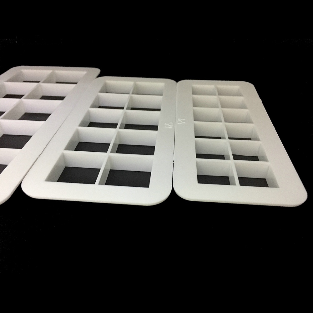 Set 3 Khuôn Cắt Bánh Hình Vuông Bằng Nhựa Tiện Dụng
