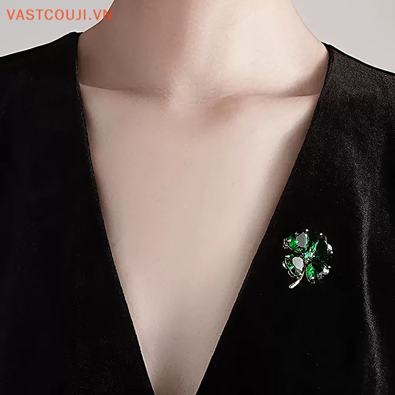Ghim Cài Áo Hình Cỏ Bốn Lá May Mắn Đính Đá Zircon Sáng Bóng Kiểu Retro Chống Rơi Cho Nữ
