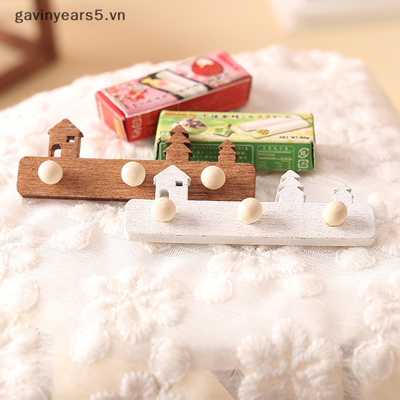 Kệ Treo Tường Mini Đựng Vật Dụng Trang Trí Nhà Búp Bê Tỉ Lệ 1 / 12