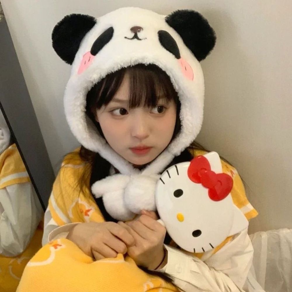 Mũ Trùm Đầu Giữ Ấm Mùa Đông Hình Gấu Trúc Hoạt Hình Nhồi Bông Màu Trắng Đen Phong