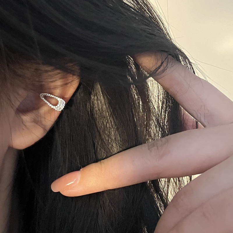 Khuyên Kẹp Tai / Khuyên Kẹp Tai Hình Tam Giác Bằng Kim Loại Đính Đá Zircon Sang Trọng Sáng Tạo Phong Cách Punk Thời Trang