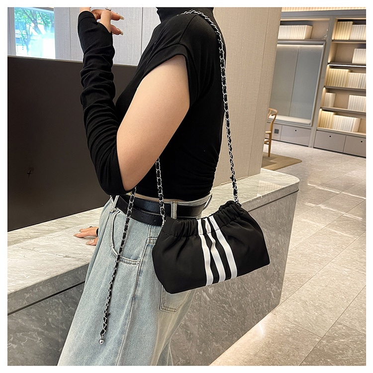 Túi xách đeo vai CHAIKA KILTER bằng nylon màu trơn xu hướng cổ điển đáng yêu thời trang phong cách mới cá tính cho nữ