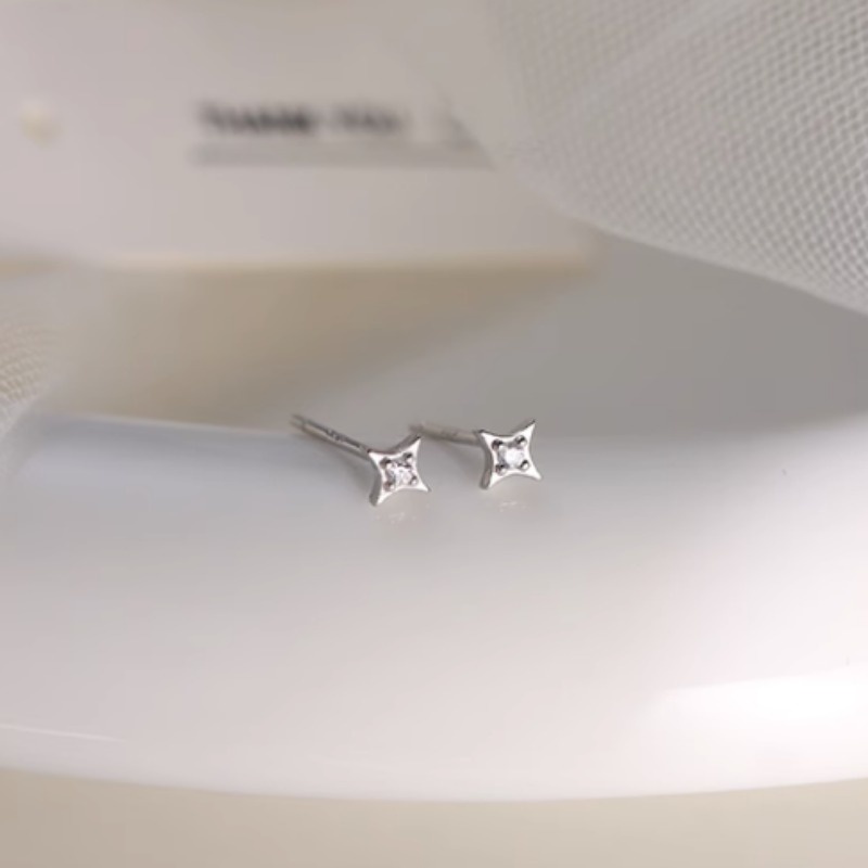 Bông tai WE FLOWER bạc s925 hình ngôi sao lấp lánh không gây dị ứng