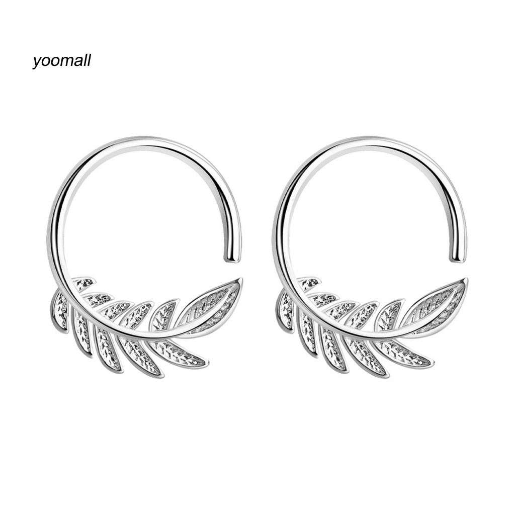 1 Đôi Bông Tai Hình Chiếc Lá Thời Trang Dành Cho Nữ