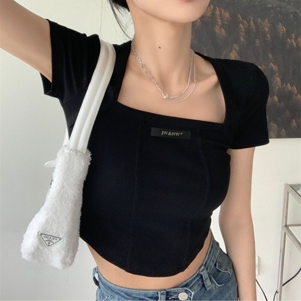 Áo croptop cổ vuông PINKSTORE29 tay ngắn kèm tag trang trí kiểu basic A5678