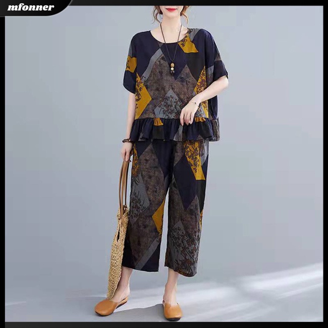 Set 2 Món Áo Thun Tay Ngắn Cổ Tròn In Họa Tiết Phong Cách Retro + Chân Váy Xếp Ly Thời Trang Cho Nữ