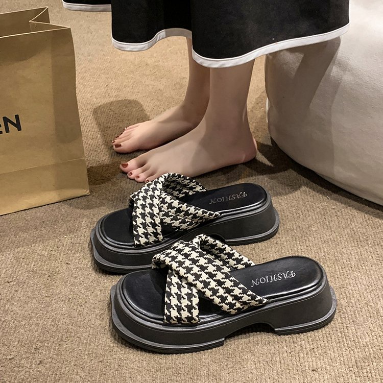 UOUO  dép bánh mì Dép Sandal giày nữ Đế Dày Thời Trang Mùa Hè 2023 Cho Nữ Unique Phong cách Đẹp Thoải mái B26G0A9 37Z230910