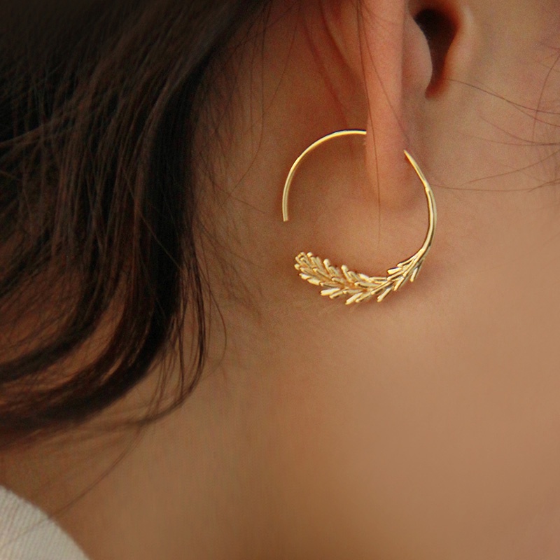 Khuyên Tai Kim Loại Hình Chiếc Nhẫn Phong Cách Thời Trung Cổ