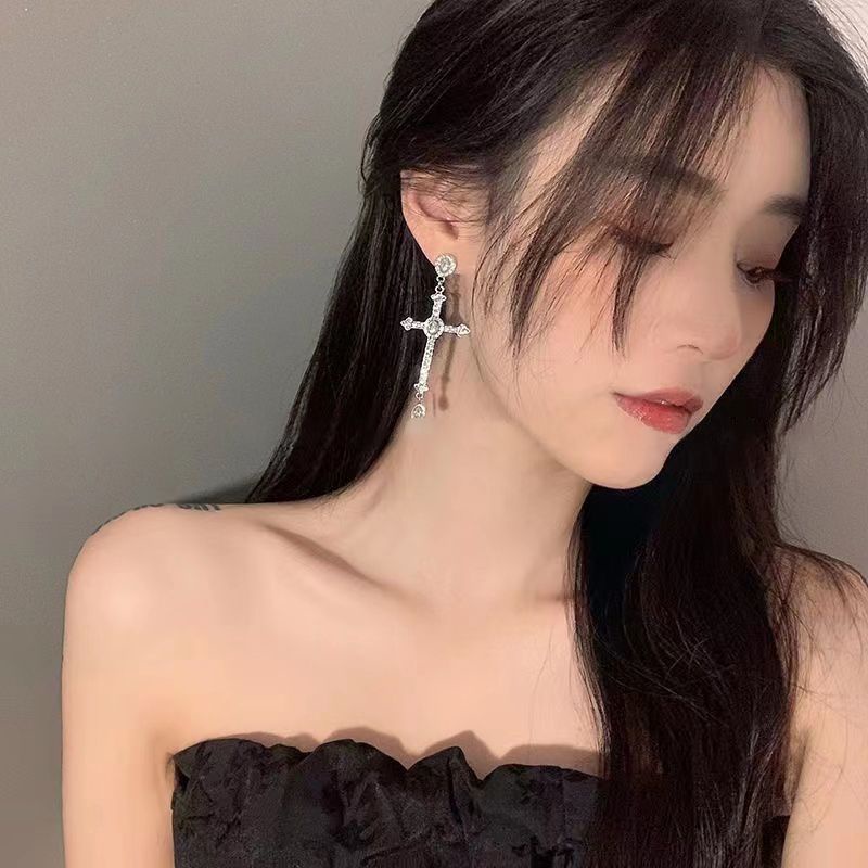 Khuyên Tai Dài Tua Rua Hình Thánh Giá Đính Đá Zircon Phong Cách Punk Hip Hop