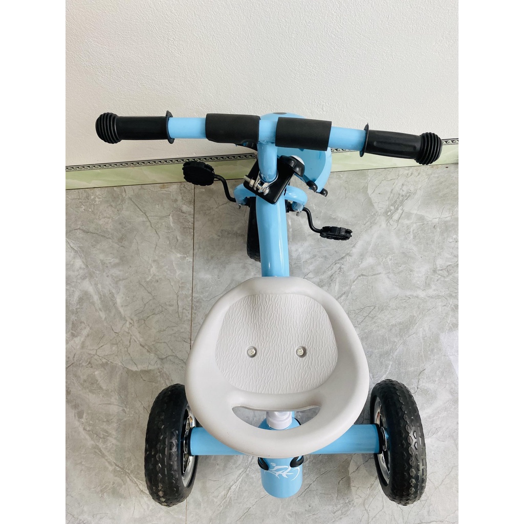 Xe đạp 3 bánh hình con bọ có bình nước phía sau đồ chơi cho bé