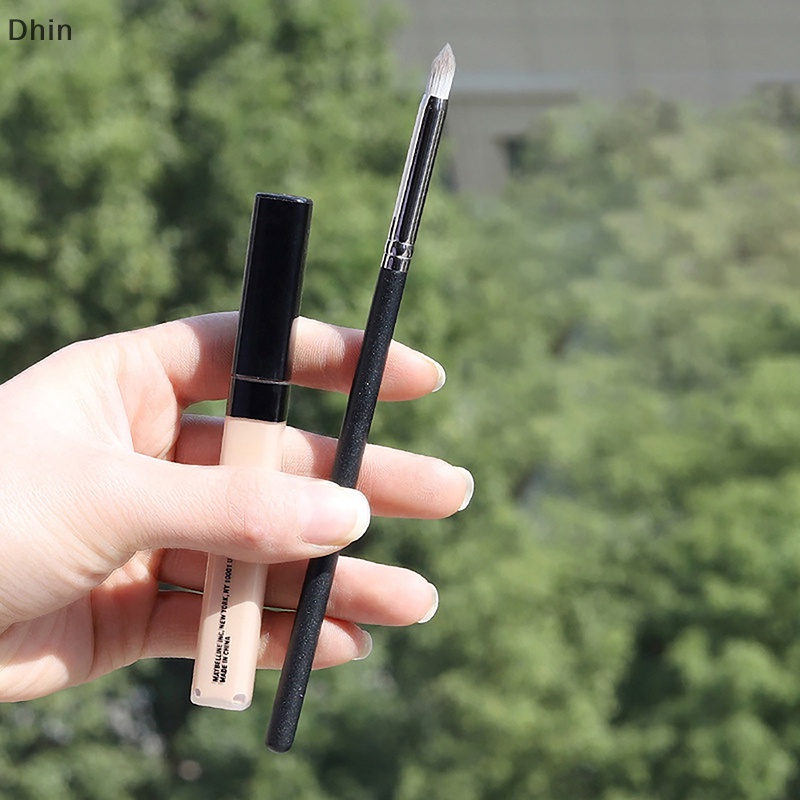 1 Cọ Trang Điểm Đánh Phấn Mắt / Kẻ Mắt / Che Khuyết Điểm Tiện Dụng