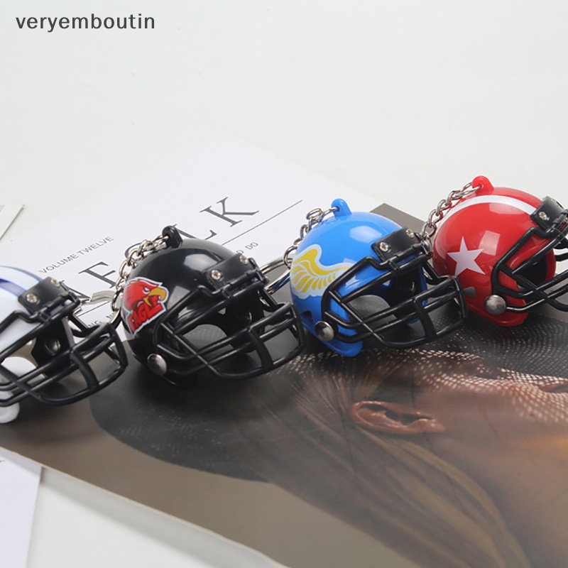 Móc Khóa Hình Cầu Thủ Bóng Bầu Dục Mỹ