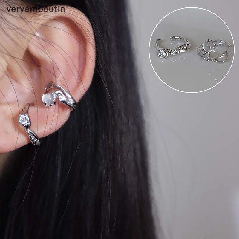 Set 2 Khuyên Kẹp Vành Tai Hình Chữ C Đính Đá Zircon Đơn Giản Dễ Phối Đồ Cho Nữ