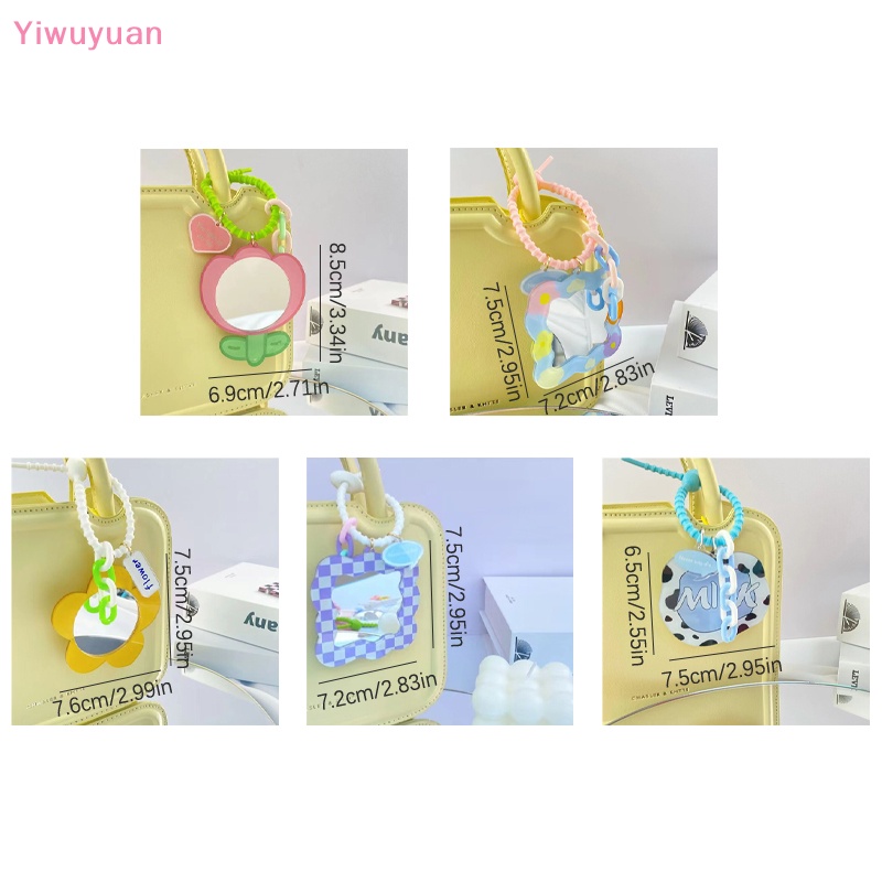 Gương Trang Điểm Nhỏ Hình Hoa Tulip Kèm Móc Khóa Dễ Thương Cho Nữ