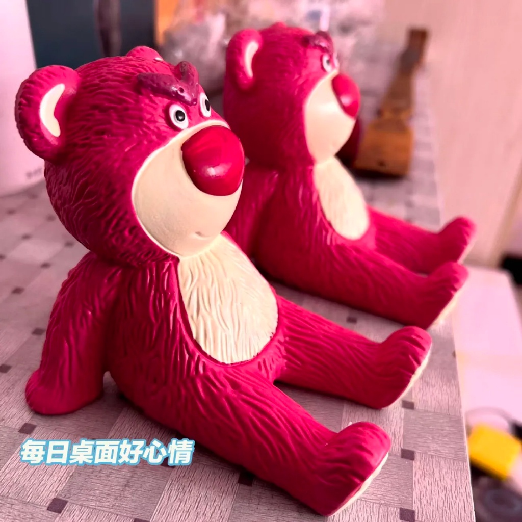 Giá Đỡ Điện Thoại Bằng PVC Hình Gấu Dâu Tây Lotso Action Dễ Thương Làm Quà Tặng Đồ Chơi Lotso