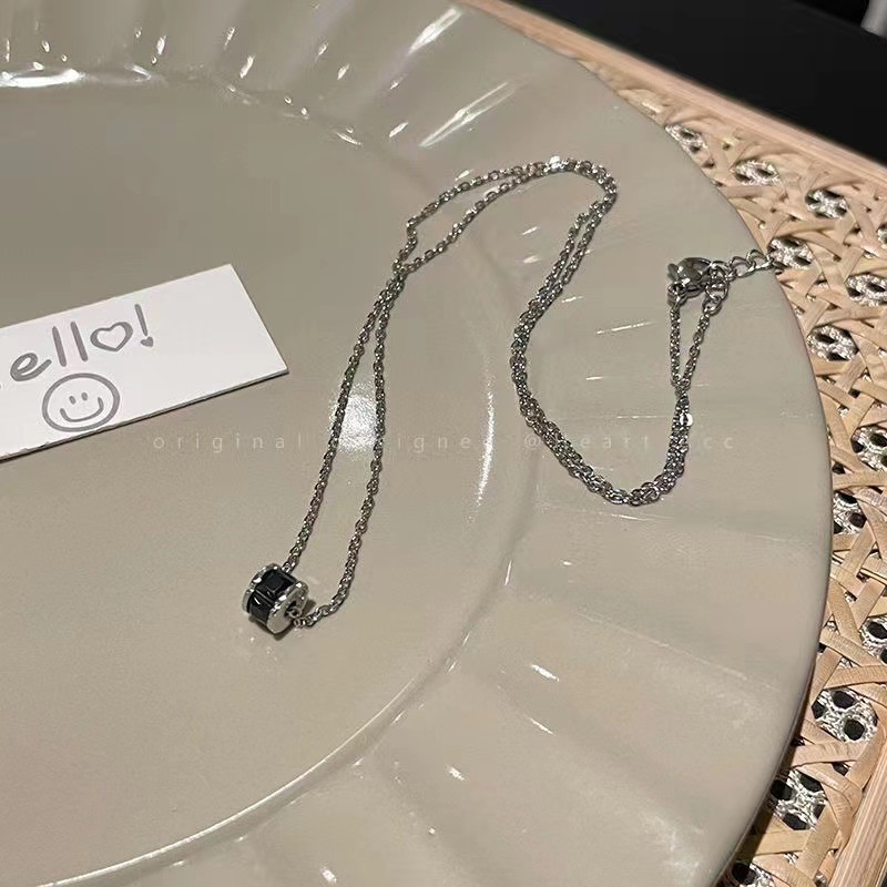 Vòng Cổ Dây Xích Nhỏ Màu Đen Sang Trọng Phổ Biến Cho Nữ