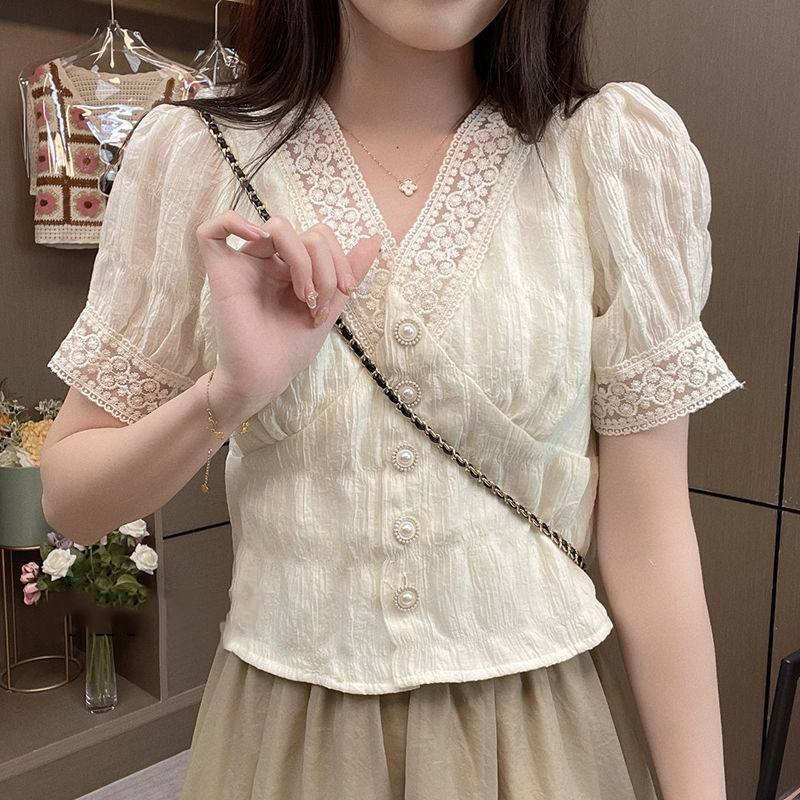 Áo Kiểu Tay Phồng Cổ Chữ V Phối Ren Đính Ngọc Trai Phong Cách Vintage