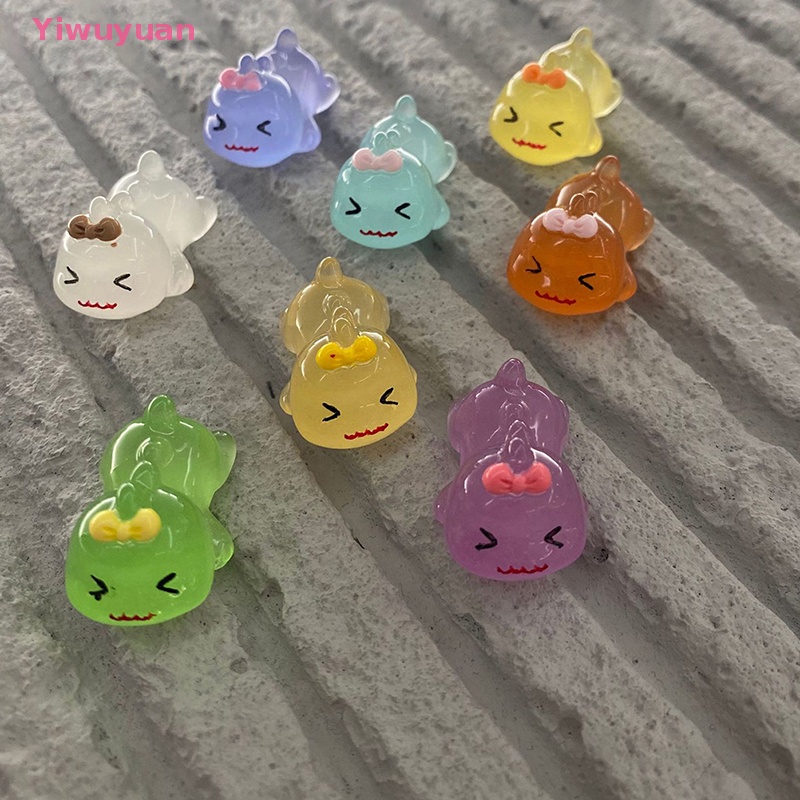 Bộ 2 Đồ trang trí Khủng Long Mini Bằng Nhựa Phát Quang Dễ Thương Dùng Trang Trí Mới