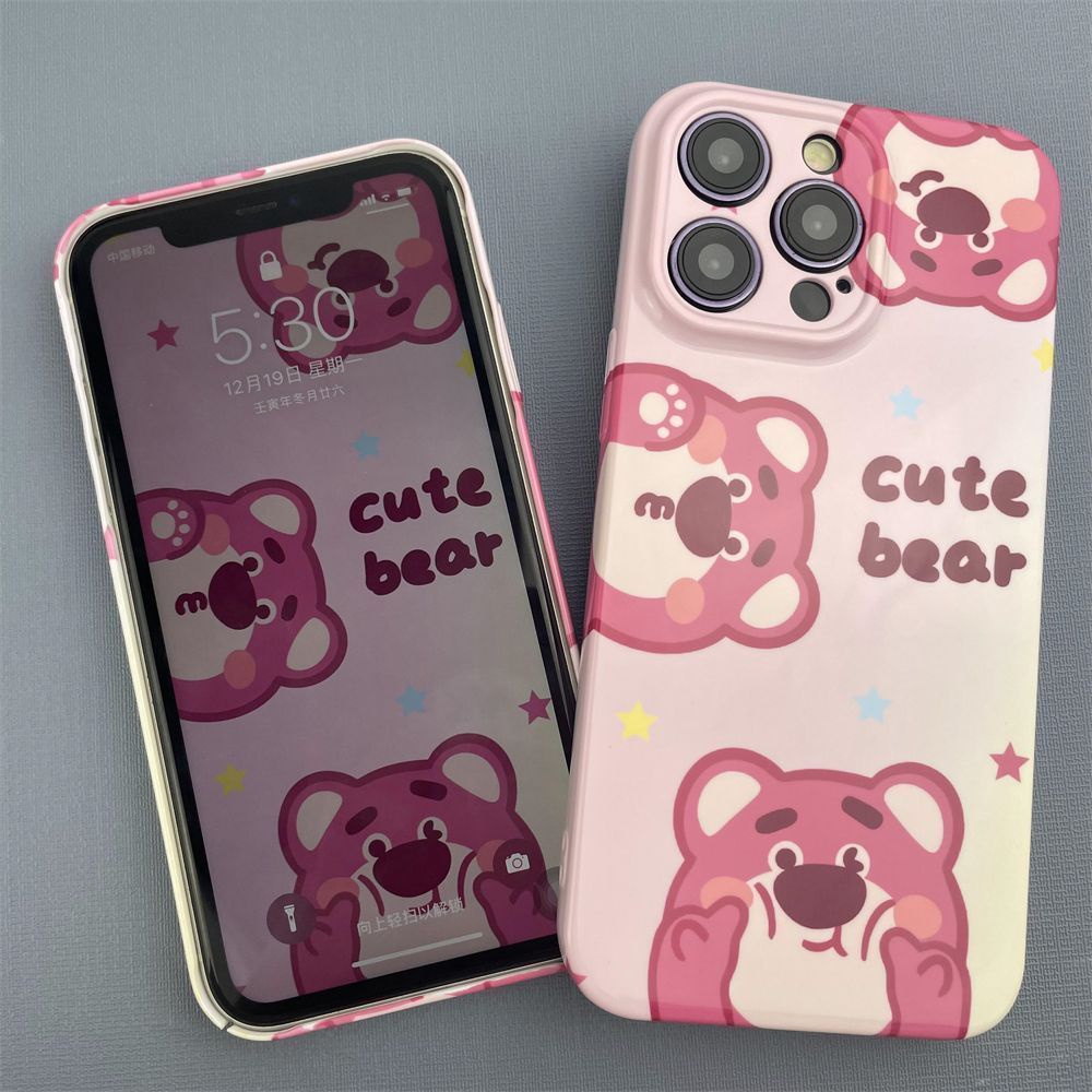 Ốp Điện Thoại Cứng Họa Tiết Gấu Và Dâu Tây Dễ Thương Cho Iphone 13 promax12xsmax xr 1114Pro OZBT