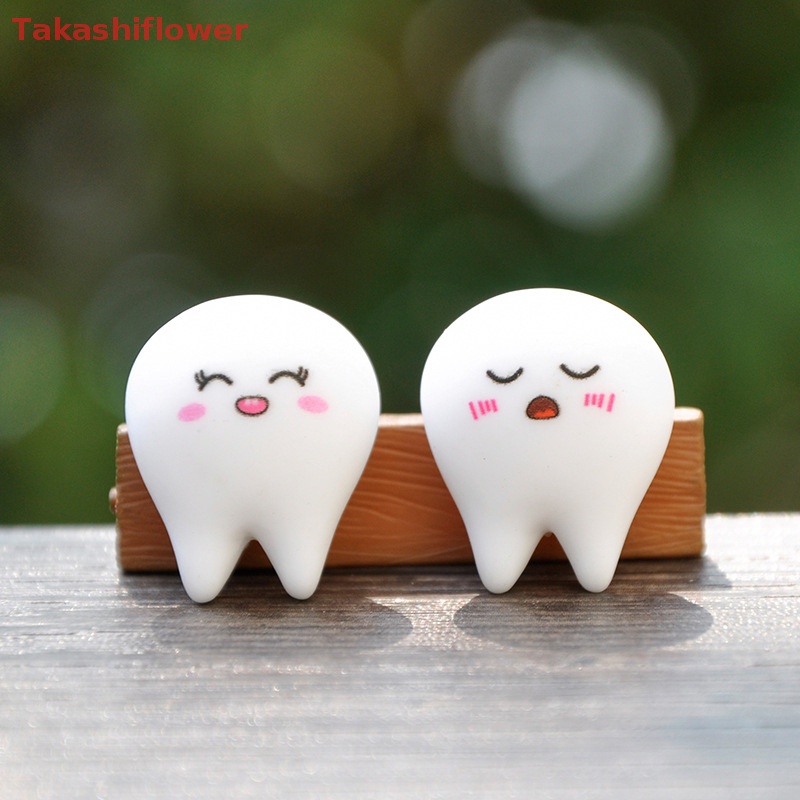 Set 8 Răng Nhựa Phát Quang Hình Biểu Tượng Cảm Xúc Dễ Thương Dùng Trang Trí