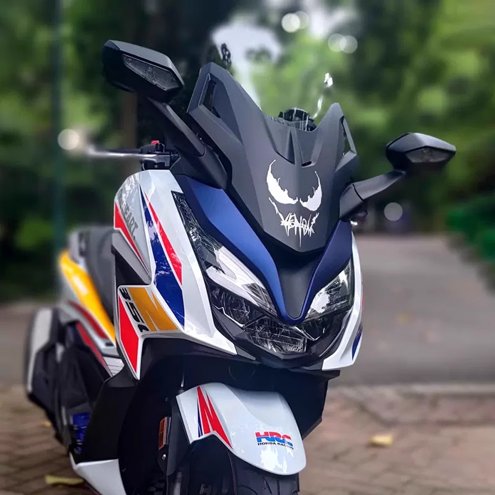 Miếng Dán Trang Trí Kính Chắn Gió Xe Hơi Hình Nhân Vật Venom / Người Sắt Phản Quang Độc Đáo