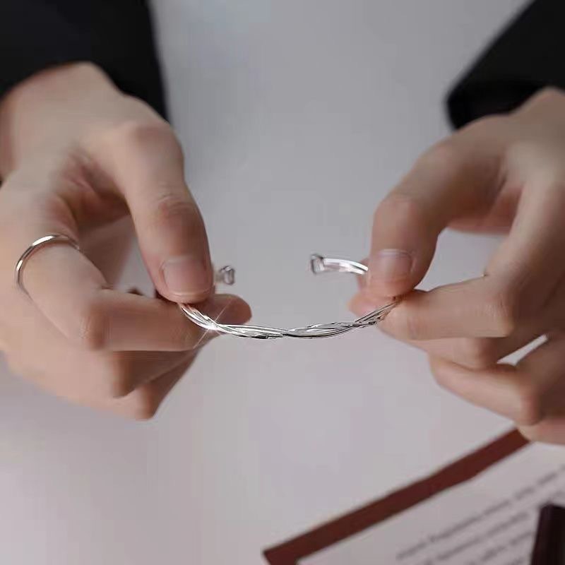 Vòng Tay Cặp Đôi Thiết Kế Đa Dạng Mobius Tối Giản Thích Hợp Làm Quà Tặng Cho
