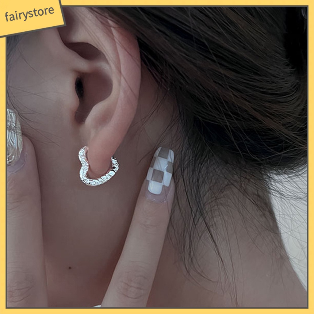 1 Đôi Bông Tai Hình Trái Tim Rỗng Phong Cách Rock Hàn Quốc Dành Cho Nữ