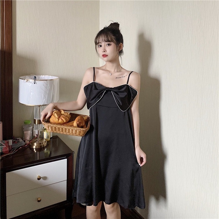 Đầm Ngủ Chất Liệu Lụa Đính Nơ To Dễ Thương Quyến Rũ Cho Nữ