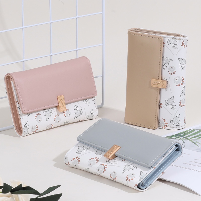 Ví Nữ Cỡ Vừa Hoạ Tiết Hoa Xinh Xắn