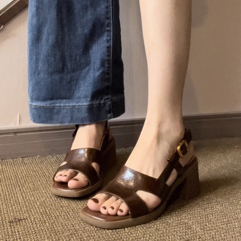 Duoya Tóc Thẳng ~ [Hàng Có Sẵn] Giày Sandal Cao Gót Đế Dày Mũi Vuông Bằng Da Mềm Màu Trắng Phong Cách La Mã Dễ Phối Đồ Mùa Hè Cho Nữ