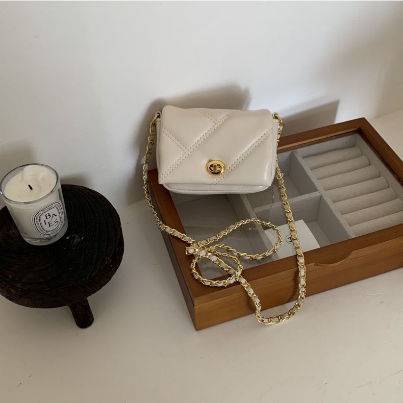 Túi Đeo Chéo Dáng Vuông Nhỏ Họa Tiết Kẻ Sọc Đính Đá Phối Dây Xích Thời Trang