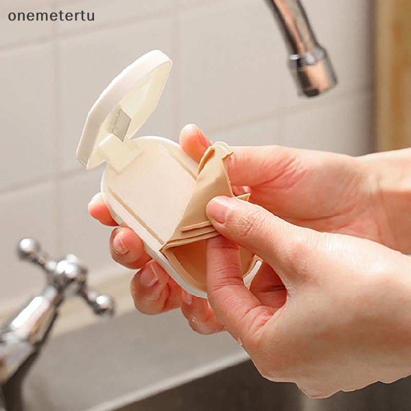 Hộp Cắt Thuốc Viên Chia Hai Ngăn Tiện Dụng