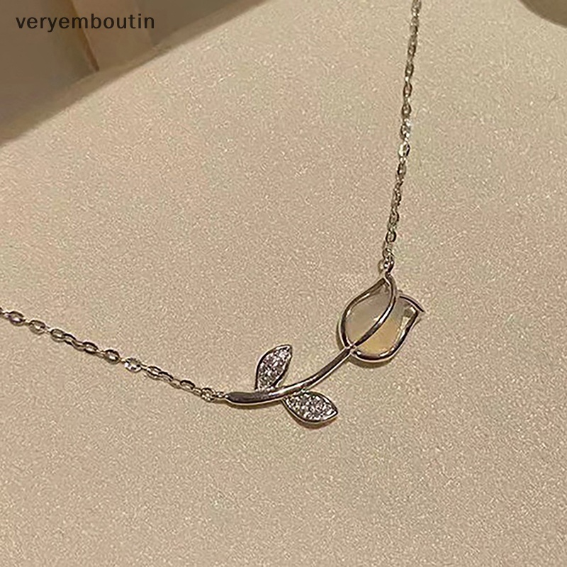 Vòng cổ Hình Hoa Tulip Nhỏ Màu Sáng Đơn Giản Thời Trang Cho Nữ