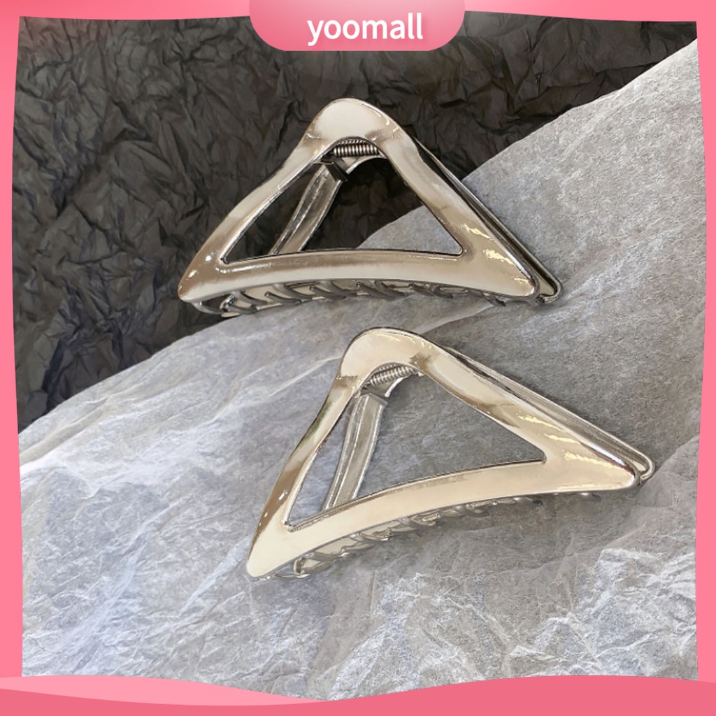 Kẹp Tóc Hình Tam Giác Bằng Kim Loại Màu Trơn Có Răng Chéo