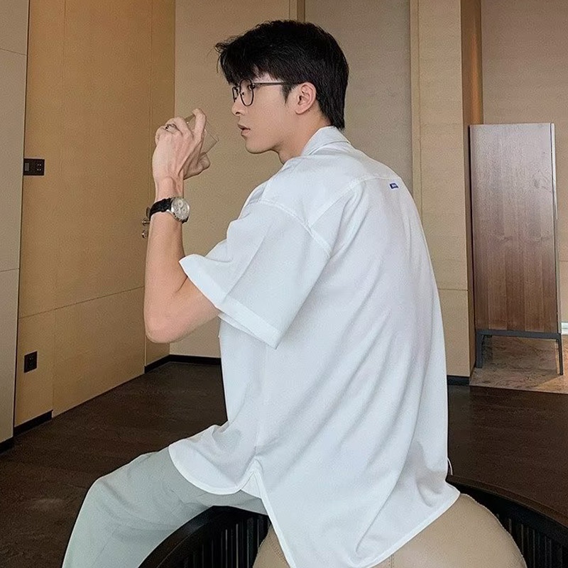 Áo Sơ Mi Ngắn Tay Màu Xanh Dương Nhạt Dáng Rộng Phong Cách Hàn Quốc Thời Trang Cho Nam