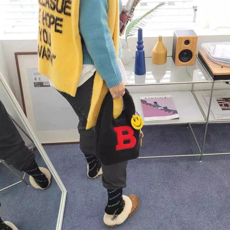 Túi Xách Lông Cừu Cỡ Lớn Thêu Họa Tiết Thời Trang Mùa Đông Cho Nữ