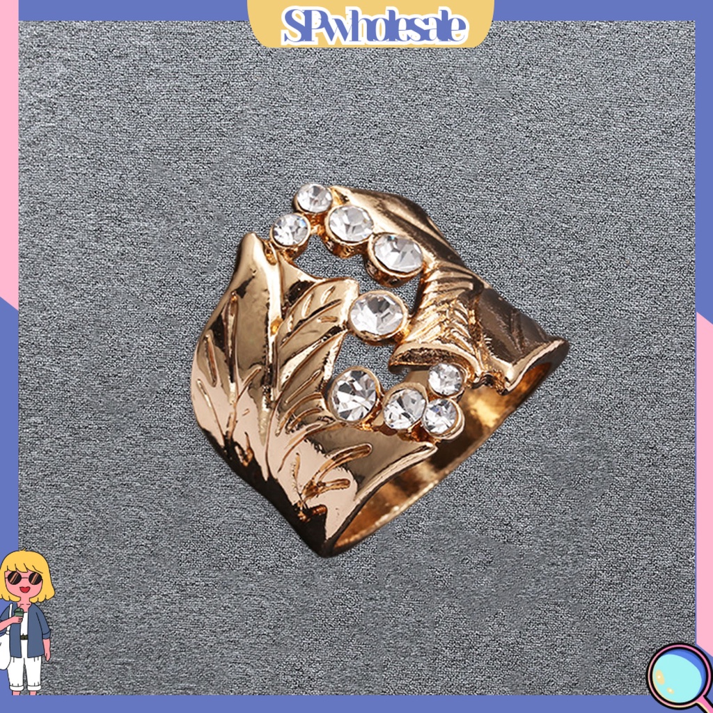<SPwholesale> Nhẫn Đeo Ngón Tay Đính Đá Hình Hoa Rỗng Màu Vàng Trong Suốt Lấp Lánh Thời Trang Cho Nữ