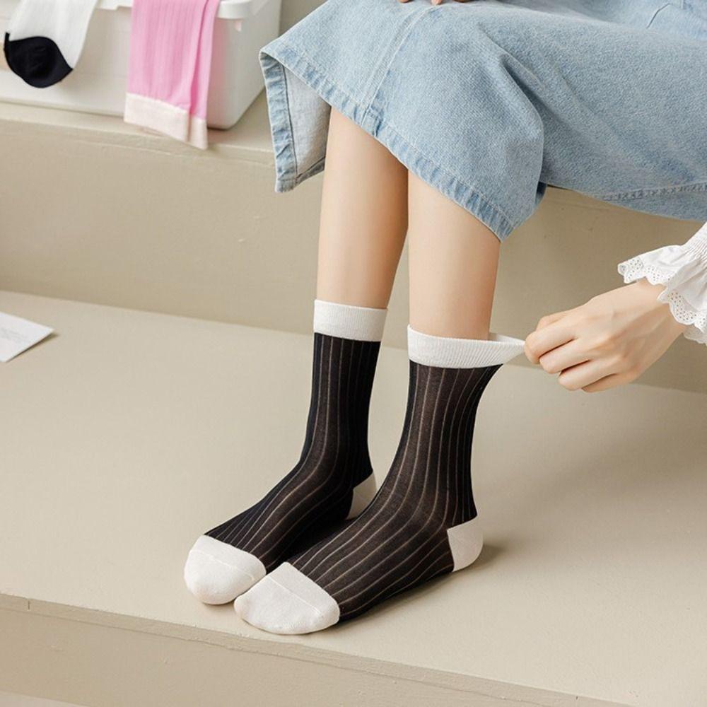 Đôi Vớ Co Giãn Thấm Hút Mồ Hôi Thoáng Khí Họa Tiết Kẻ Sọc