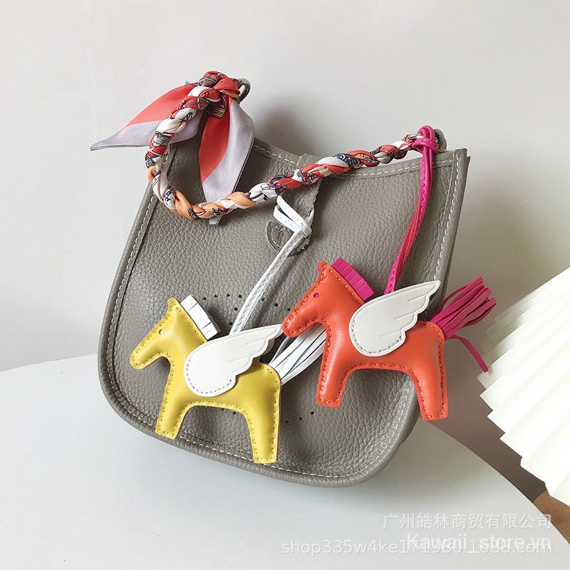 Móc Khóa Da Cừu Bạch Kim Thêu Tay Thiên Thần Sáng Tạo