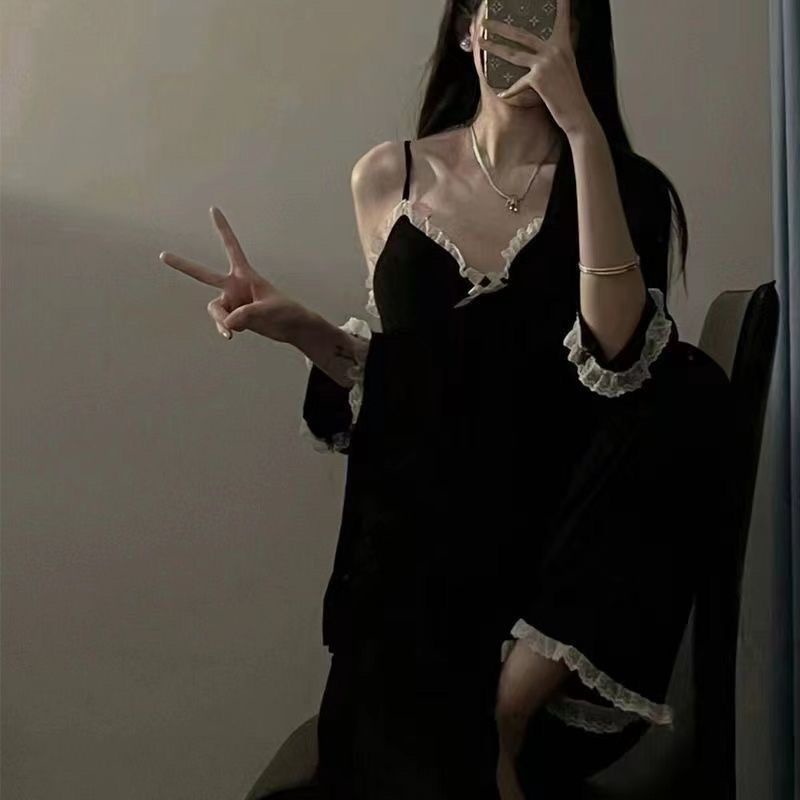 Bộ Đồ Ngủ Hai Dây Có Đệm Ngực Đơn Giản Chất Lượng Cao Phong Cách Pháp Ngọt Ngào Thời Trang Xuân Thu Cho Nữ