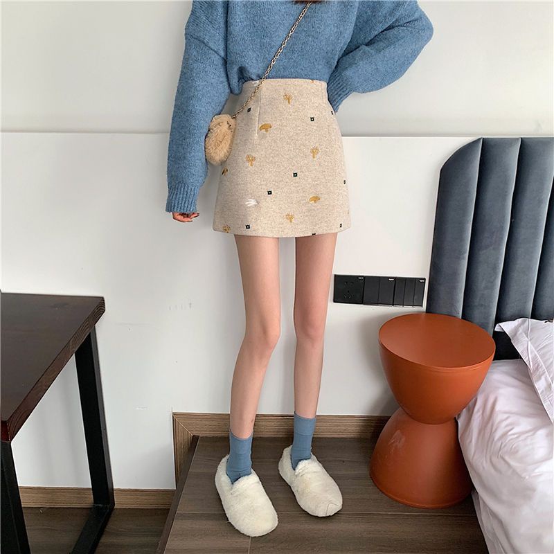 2023 New High Waist Slim Black Half body Embroidered Wrapped Hip Skirt Short Skirt