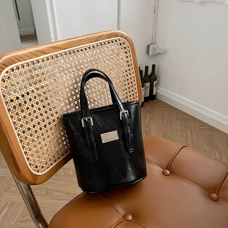 Túi Đeo Vai Màu Đen Dễ Phối Đồ Thời Trang Cho Nữ